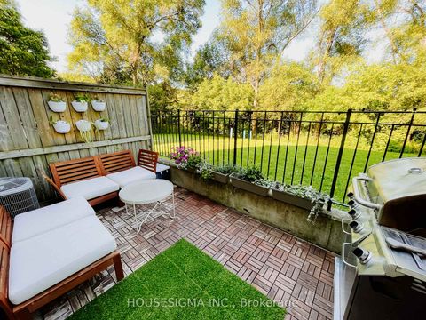 Photo 9 at 114 - 870 Jane Street, Smythe, Toronto