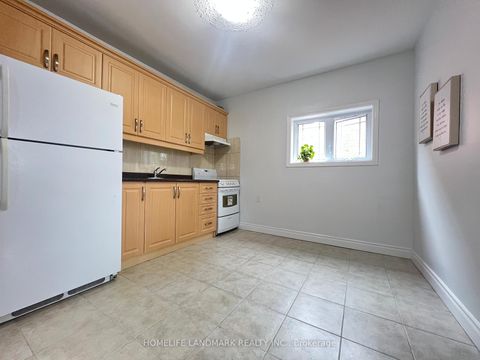 Photo 15 at 534 Saint Clarens Avenue, Junction, Toronto