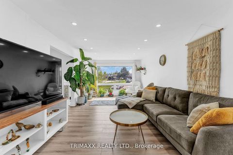Photo 7 at 103 Robin Court, Cundles East, Barrie