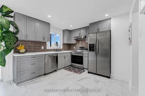 Photo 12 at 103 Robin Court, Cundles East, Barrie