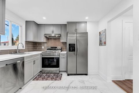 Photo 14 at 103 Robin Court, Cundles East, Barrie
