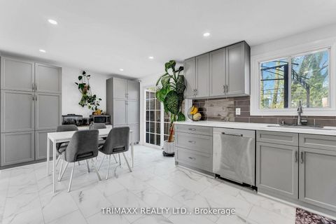 Photo 15 at 103 Robin Court, Cundles East, Barrie