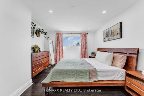 Photo 18 at 103 Robin Court, Cundles East, Barrie