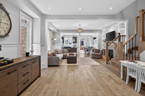 Photo 3 at 242 Cranbrook Crescent, Kleinburg, Vaughan