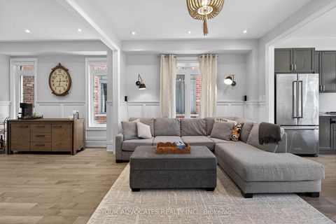 Photo 7 at 242 Cranbrook Crescent, Kleinburg, Vaughan