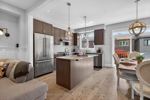 Photo 11 at 242 Cranbrook Crescent, Kleinburg, Vaughan
