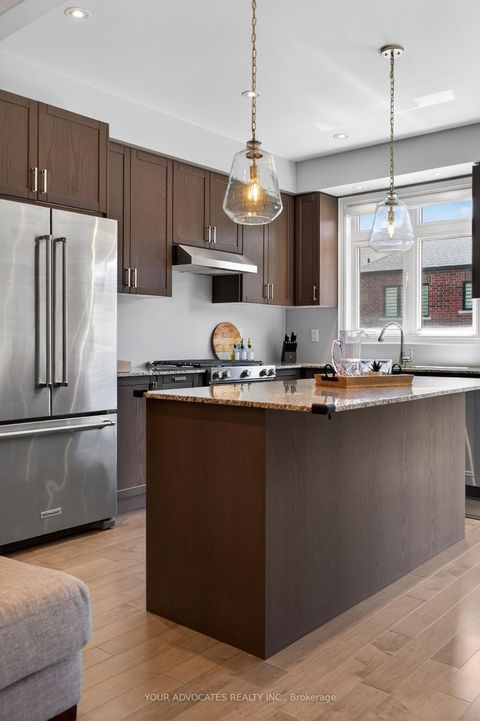 Photo 13 at 242 Cranbrook Crescent, Kleinburg, Vaughan