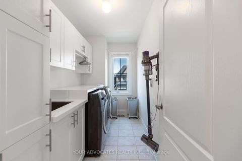 Photo 14 at 242 Cranbrook Crescent, Kleinburg, Vaughan