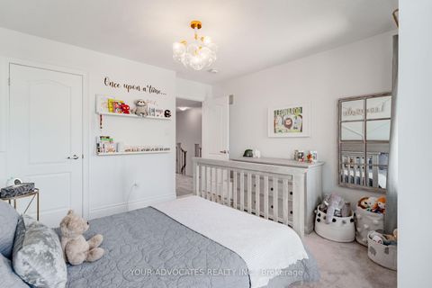 Photo 16 at 242 Cranbrook Crescent, Kleinburg, Vaughan