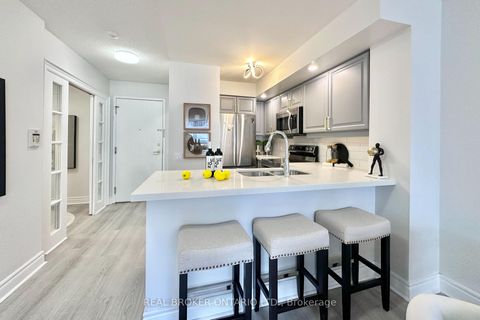 Photo 7 at 317 - 5 Northtown Way, Willowdale East, Toronto