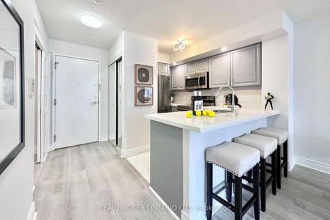 Photo 8 at 317 - 5 Northtown Way, Willowdale East, Toronto