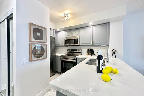 Photo 9 at 317 - 5 Northtown Way, Willowdale East, Toronto