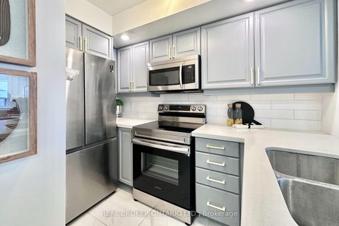 Photo 10 at 317 - 5 Northtown Way, Willowdale East, Toronto