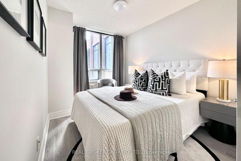 Photo 11 at 317 - 5 Northtown Way, Willowdale East, Toronto