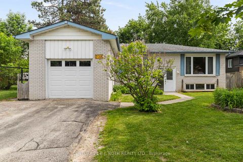 Photo 1 at 253 Rose Street, Wellington, Barrie