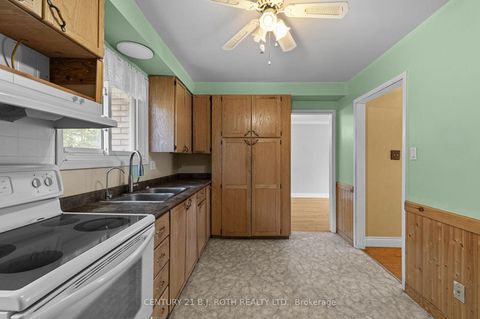 Photo 9 at 253 Rose Street, Wellington, Barrie