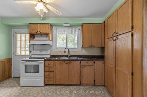 Photo 10 at 253 Rose Street, Wellington, Barrie