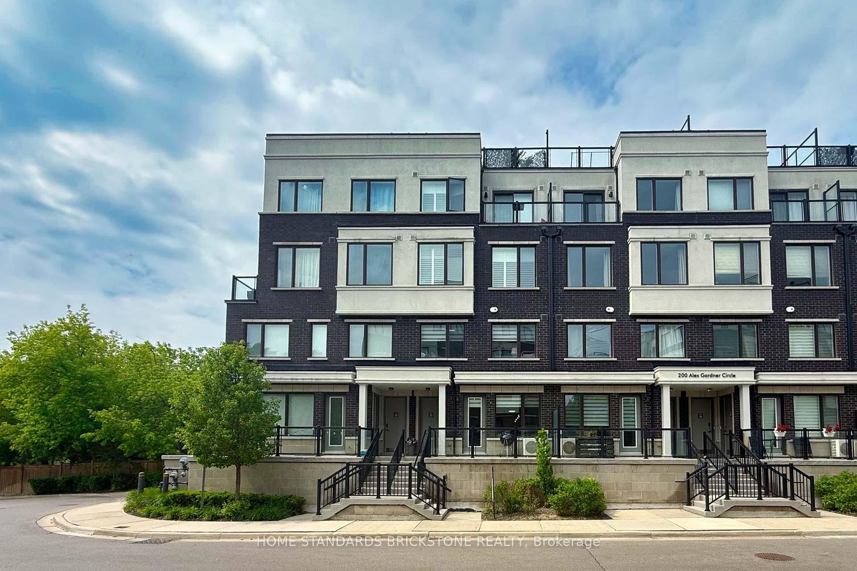 31 - 200 Alex Gardner Circle, Aurora Village, Aurora photo 8