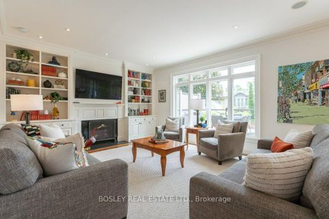Photo 9 at 124 Perry Crescent, Rosethorn, Toronto
