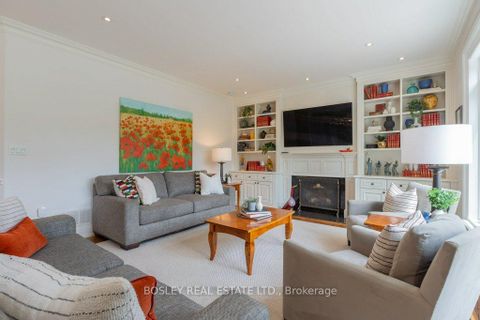 Photo 10 at 124 Perry Crescent, Rosethorn, Toronto