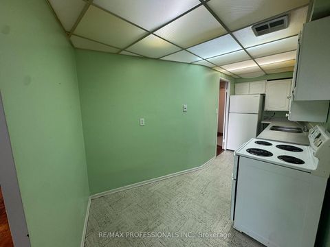 Photo 8 at 602 - 11 Wincott Drive, The Westway, Toronto