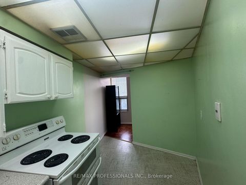 Photo 10 at 602 - 11 Wincott Drive, The Westway, Toronto