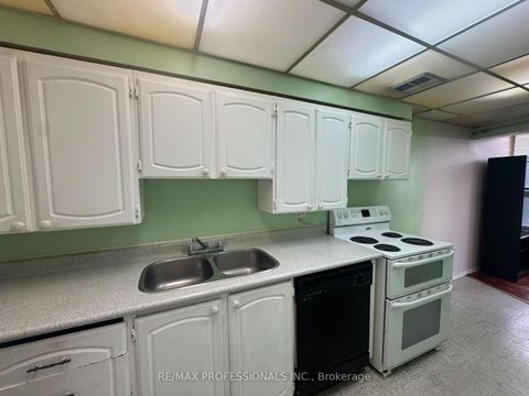Photo 11 at 602 - 11 Wincott Drive, The Westway, Toronto