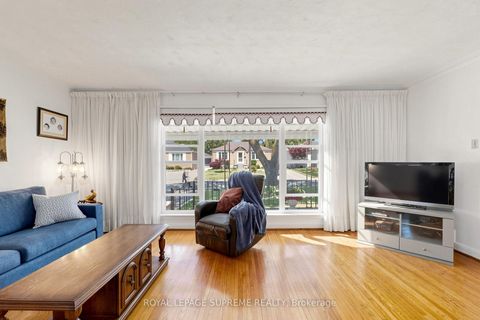 Photo 5 at 243 Epsom Downs Drive, CFB, Toronto