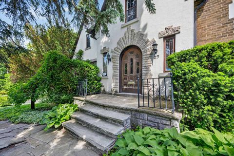 Photo 1 at 29 Strathgowan Crescent, Lawrence Park South, Toronto
