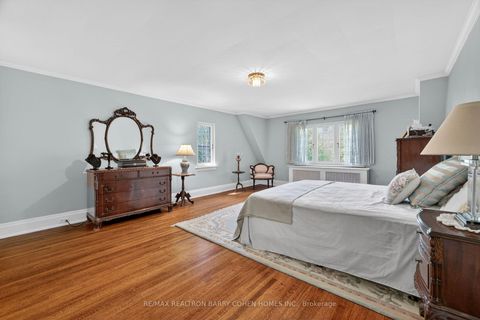 Photo 11 at 29 Strathgowan Crescent, Lawrence Park South, Toronto