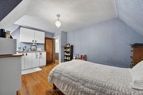 Photo 14 at 29 Strathgowan Crescent, Lawrence Park South, Toronto