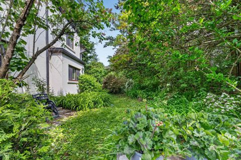 Photo 17 at 29 Strathgowan Crescent, Lawrence Park South, Toronto