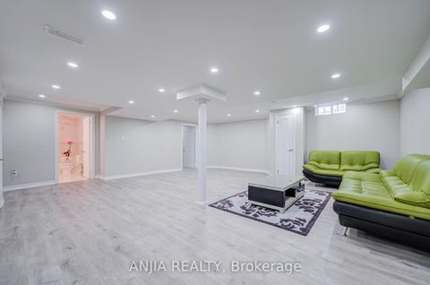Photo 37 at 91 Reansbury Crescent, Cachet, Markham