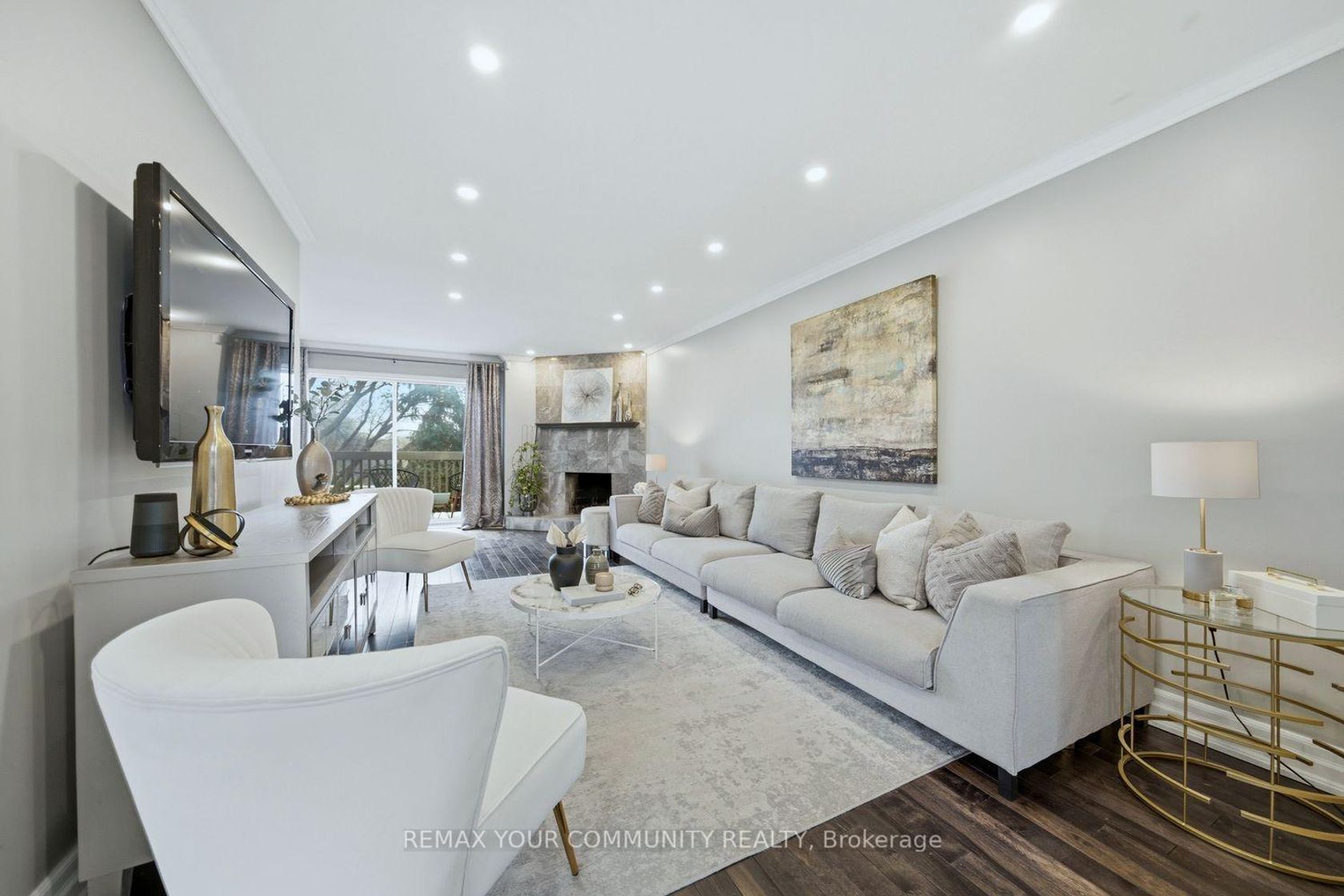 25 Cheryl Shepway Crescent, Don Valley Village, Toronto photo number 2