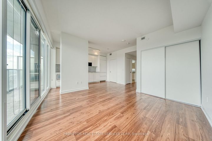 Photo 7 at 2801 - 117 McMahon Drive, Bayview Village, Toronto