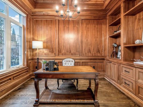 Photo 7 at 5 Lloydminster Crescent, Newtonbrook East, Toronto