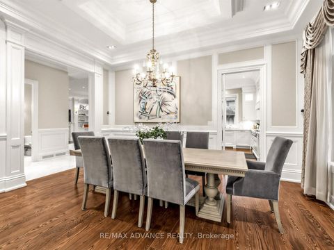 Photo 8 at 5 Lloydminster Crescent, Newtonbrook East, Toronto