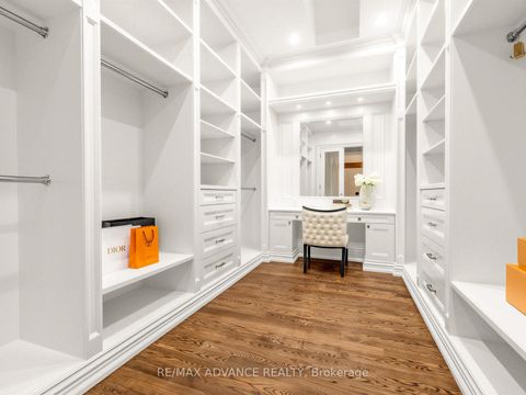 Photo 24 at 5 Lloydminster Crescent, Newtonbrook East, Toronto