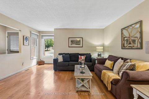 Photo 8 at 877 Playter Crescent, Armitage, Newmarket