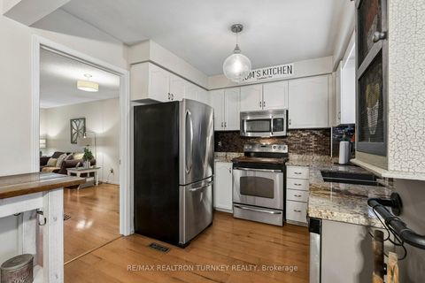 Photo 14 at 877 Playter Crescent, Armitage, Newmarket