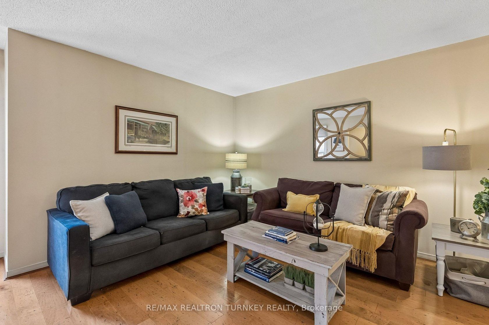 Photo 7 at 877 Playter Crescent, Armitage, Newmarket