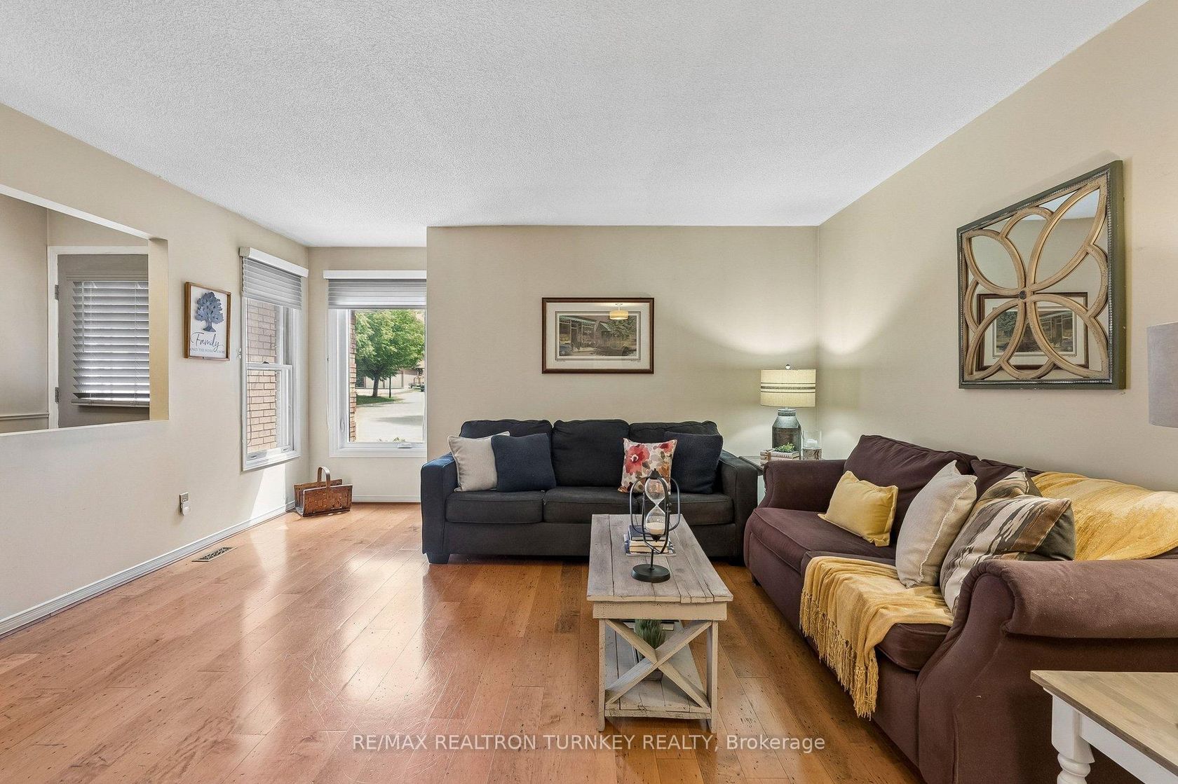 Photo 8 at 877 Playter Crescent, Armitage, Newmarket