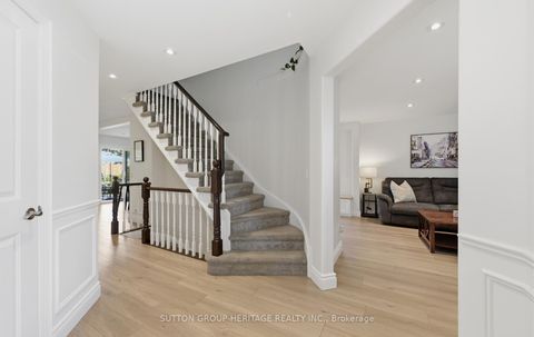 Photo 5 at 680 Eramosa Crescent, Amberlea, Pickering