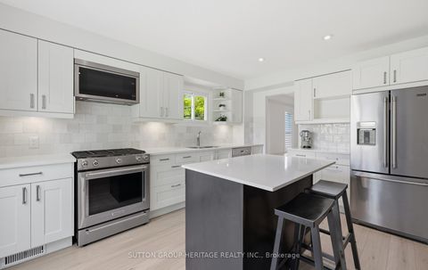 Photo 7 at 680 Eramosa Crescent, Amberlea, Pickering