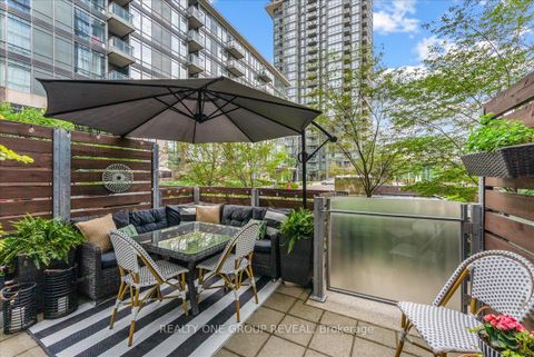 Photo 4 at 112 - 15 Brunel Court, Waterfront Communities C1, Toronto