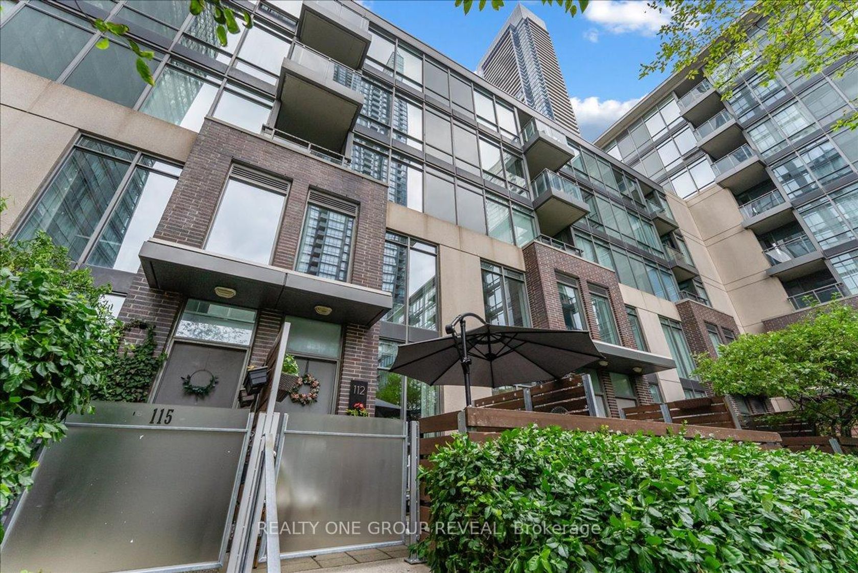 112 - 15 Brunel Court, Waterfront Communities C1, Toronto 