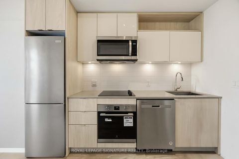 Photo 2 at 913 - 60 Princess Street, Waterfront Communities C8, Toronto