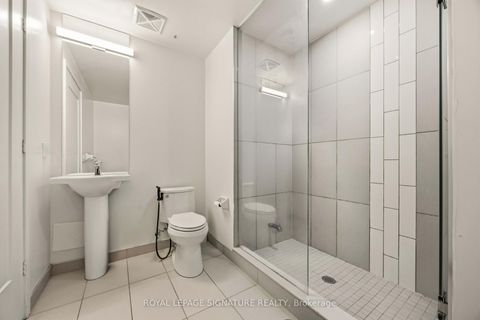 Photo 10 at 913 - 60 Princess Street, Waterfront Communities C8, Toronto