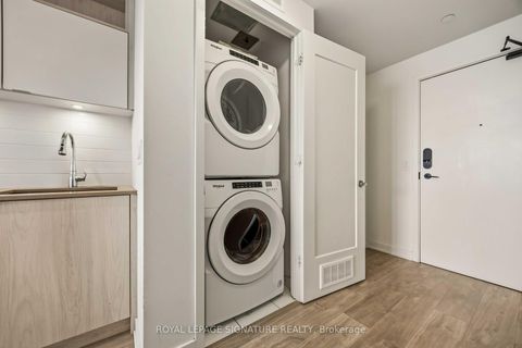 Photo 12 at 913 - 60 Princess Street, Waterfront Communities C8, Toronto