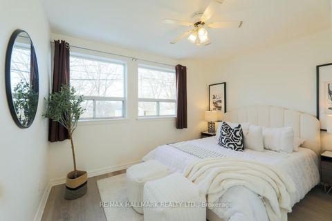 Photo 9 at 152 Santamonica Boulevard, Birchmount, Toronto